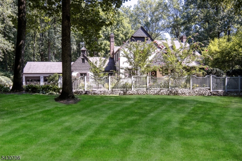 620 Van Beuren Rd