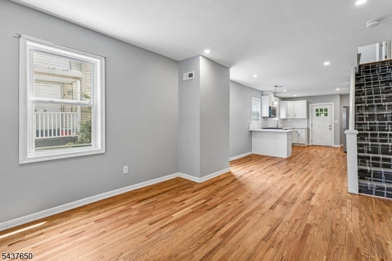 11.5 Abbett Ave