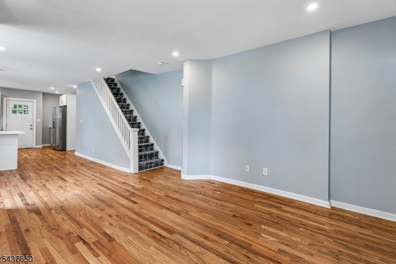11.5 Abbett Ave
