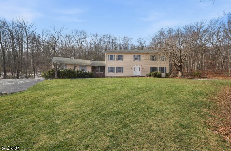 611 Snake Den Rd