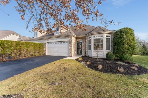 24 Dinah Dr Lopatcong Twp. NJ 08865