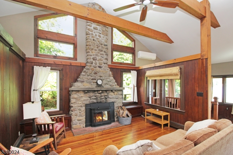 138 Lakeside Drive West