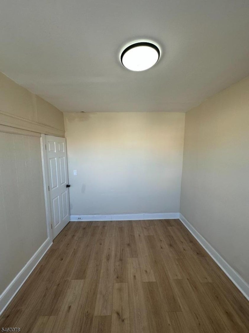 264 Lyons Ave