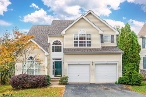 Photo of 36 Winding Hill Dr, Mount Olive, NJ 07840 (MLS # 3993581)