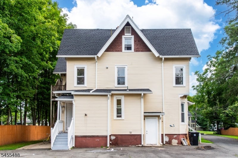 1125 E Front St