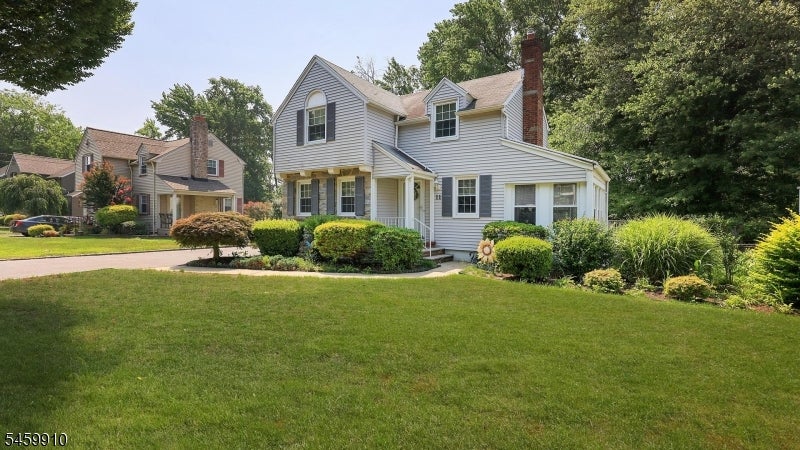 11 Munsee Dr