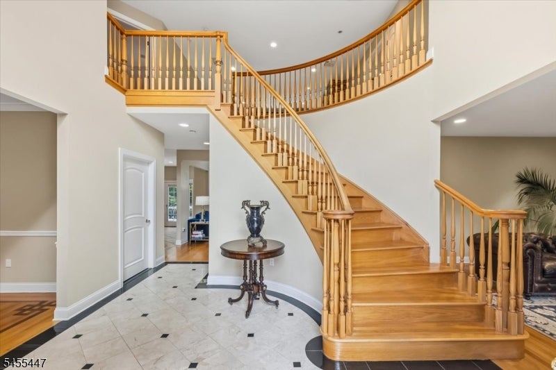 4 Centennial Ct
