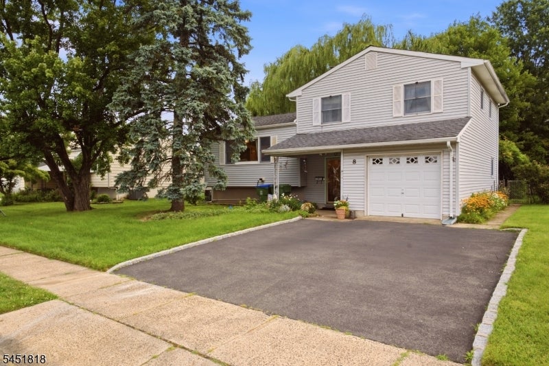 8 Growney St