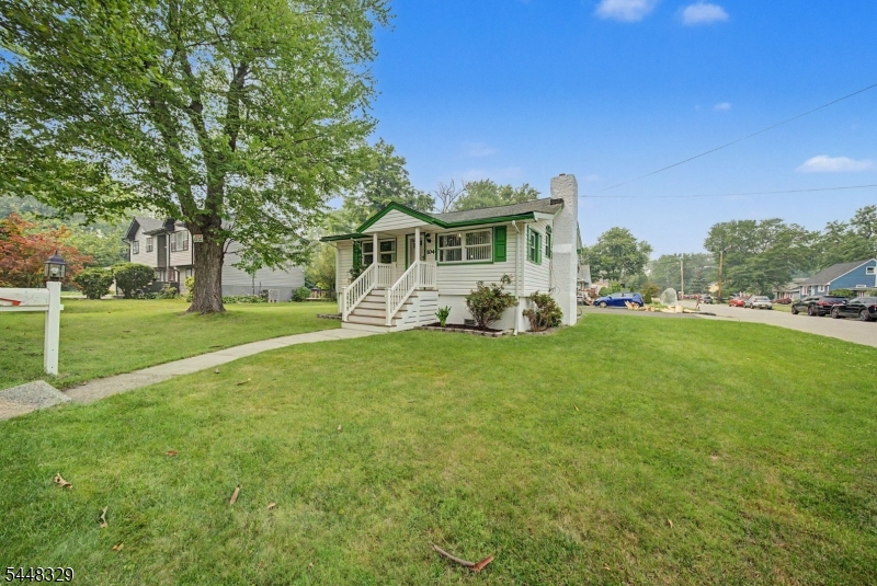 104 Lake Shore Dr