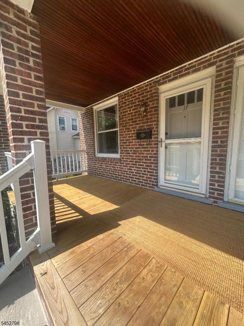 17 Codington Pl