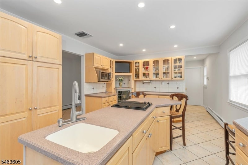 235 5th Ave