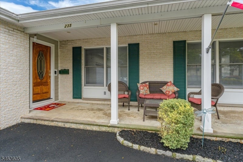 235 5th Ave
