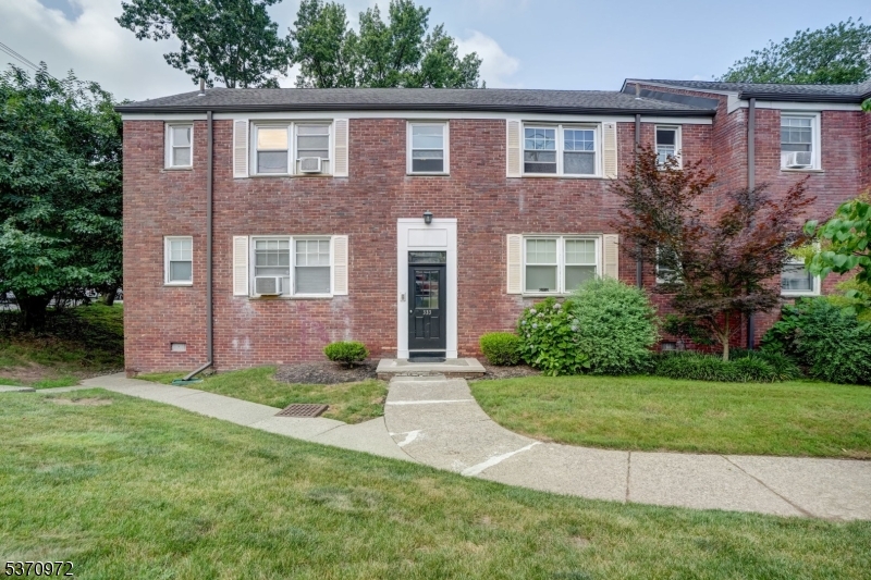349 Bloomfield Ave 1