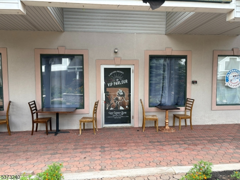 41 Mountain Blvd