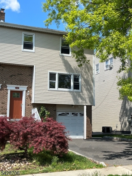 17B Garden Dr