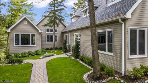 68 High Point Rd Bloomingdale Boro NJ 07403