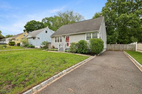 8 Parkway Pl Sayreville Boro NJ 08859