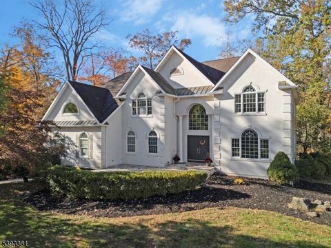 Photo of 19 Robin Road, Warren, NJ 07059 (MLS # 3994461)