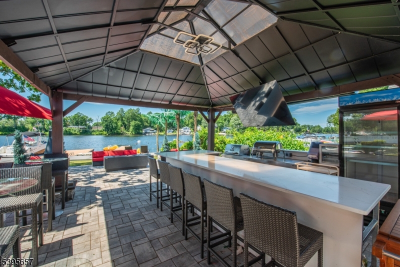 109 Mount Arlington Blvd