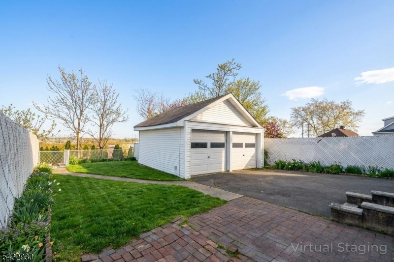 8 Witherspoon St