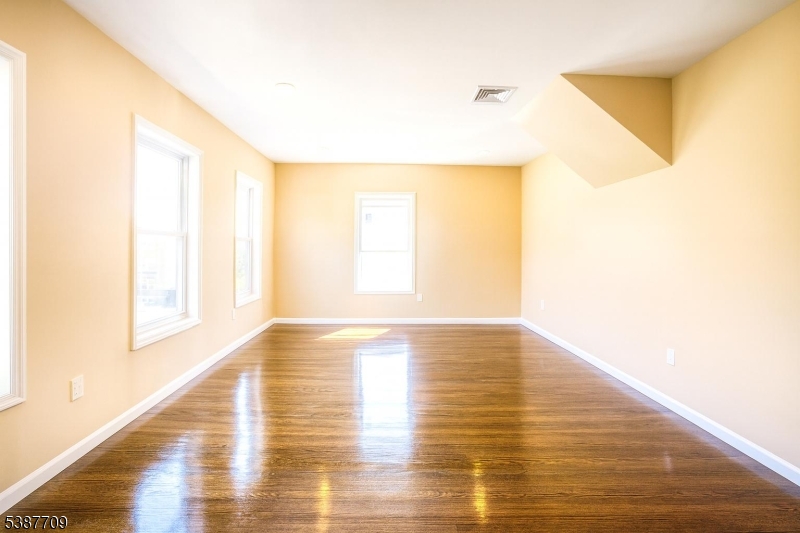 153 Walnut St 2