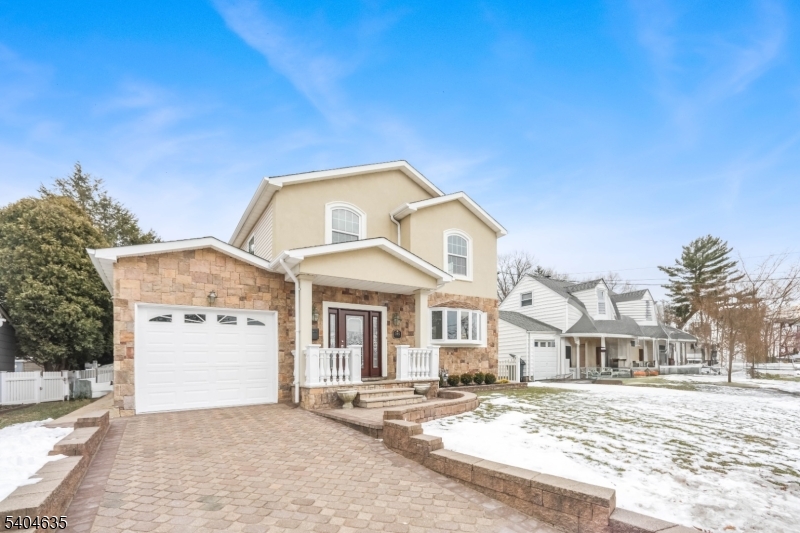 585 Mount Prospect Ave