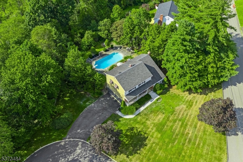 5 Bisset Dr