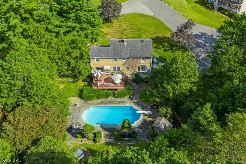 5 Bisset Dr
