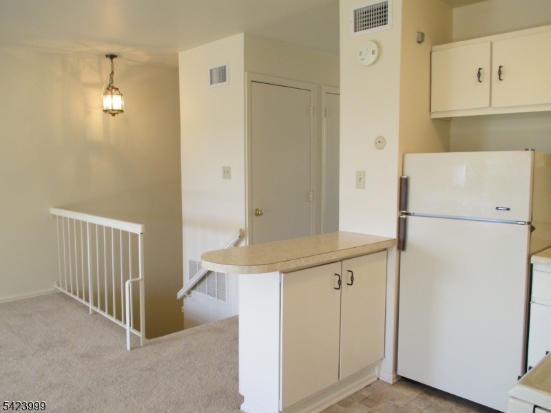 181 LONG   HILL  11-14 14