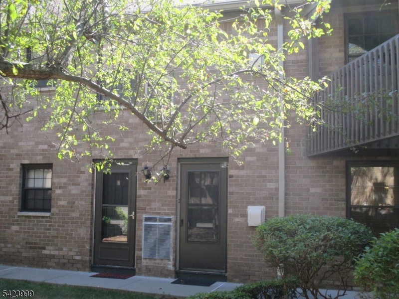 181 LONG   HILL  11-14 14