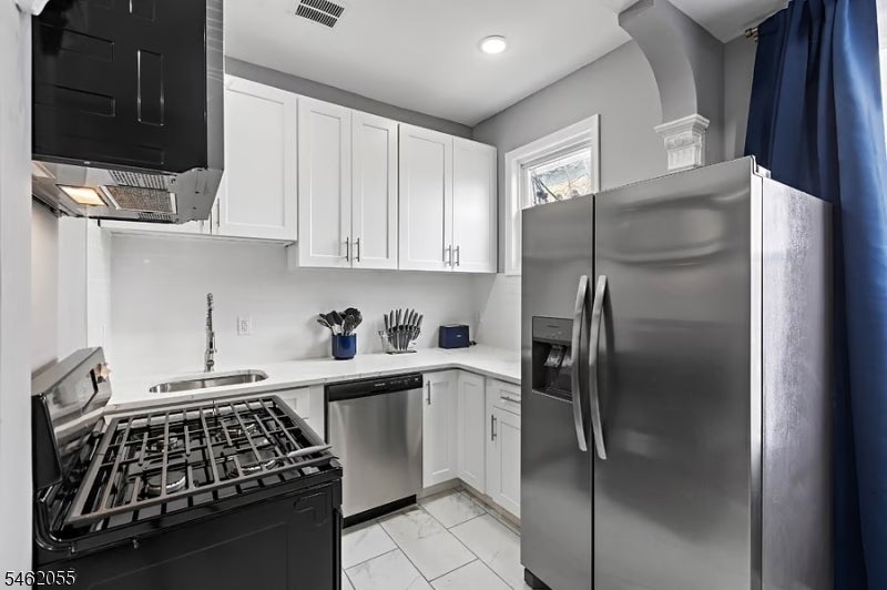 153 Danforth Ave 2