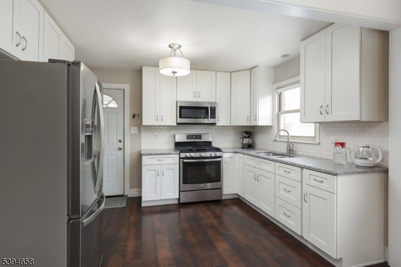 825 Dennis Pl