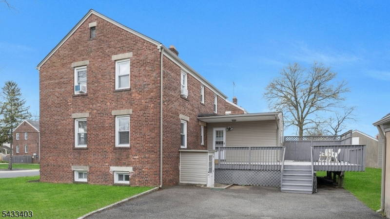 228 Willow Ave