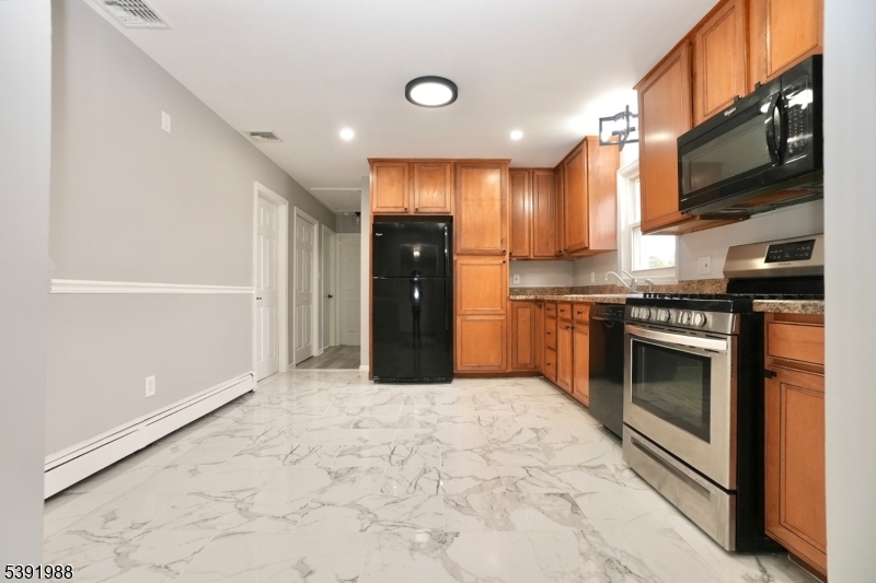 53 Mt Pleasant Ave  2nd Fl 2