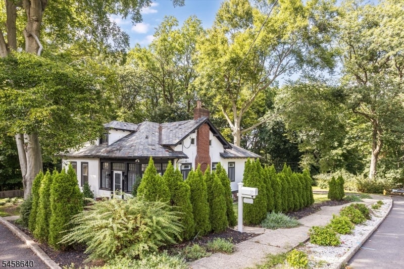 37 Forest Drive