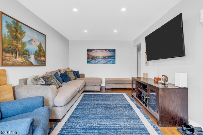 307 Hussa St