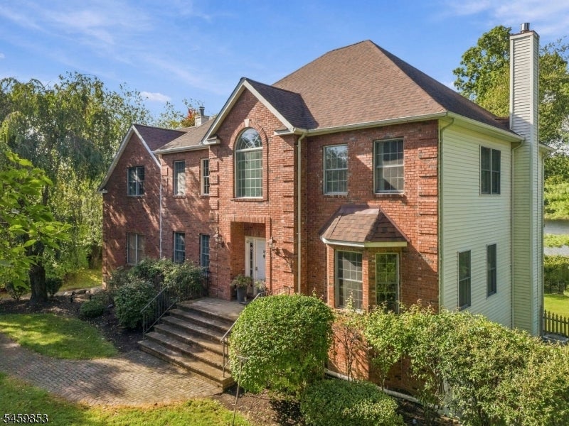 20 Crestview Ln