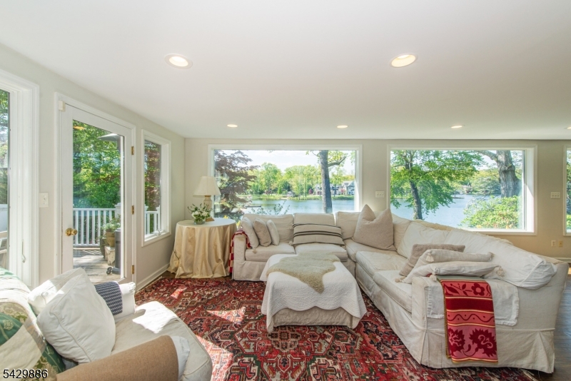 21 Fernwood Pl