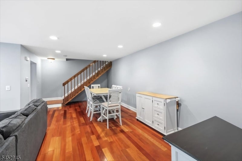90 Ralph St 1