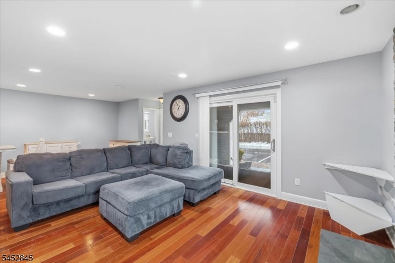 90 Ralph St 1