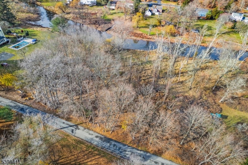 26 Towpath Rd