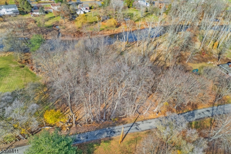 26 Towpath Rd