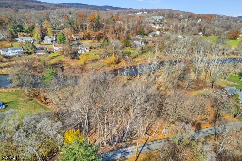 26 Towpath Rd