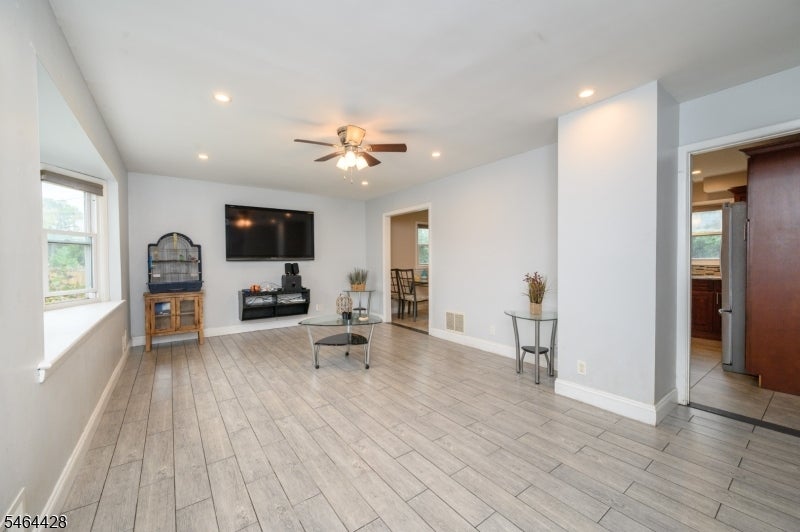 311 Oak Pkwy