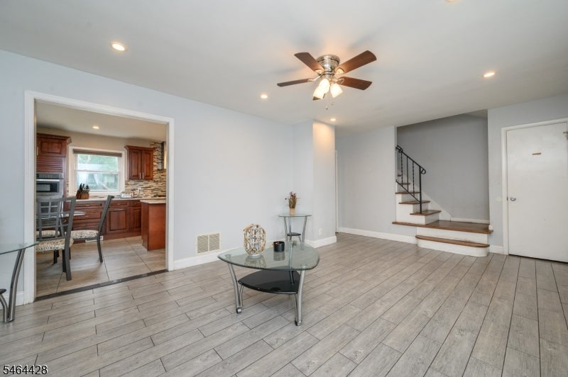 311 Oak Pkwy