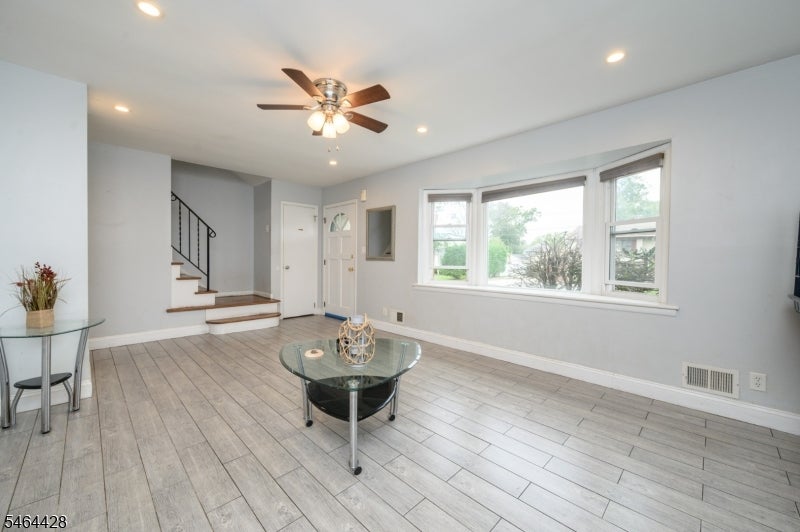 311 Oak Pkwy