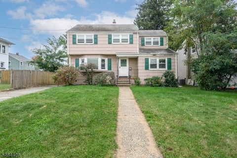 Photo for 311 Oak Pkwy