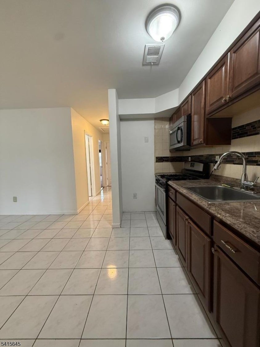 450 Lidgerwood Ave 1