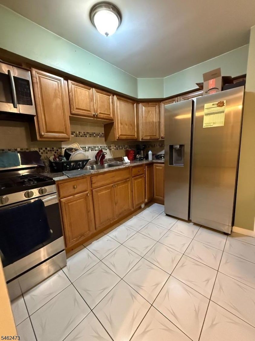450 Lidgerwood Ave 1