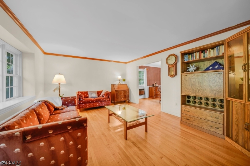 10 Diann Dr